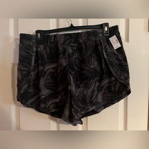 Maurices dolphin hem shorts, size XL, gray and black
NWT